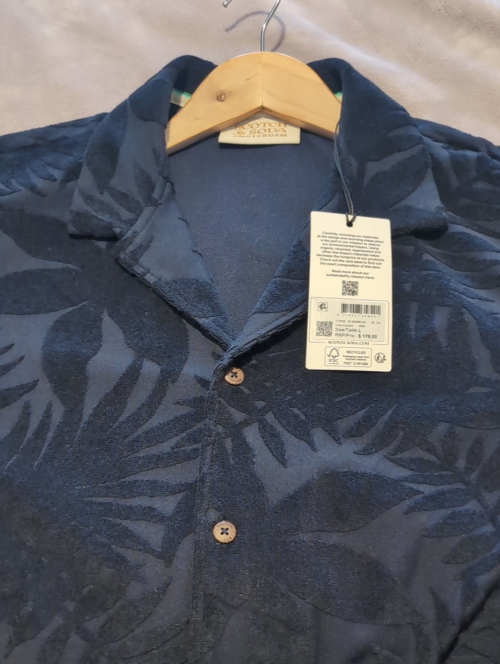 Men's Short-Sleeve Button-Down Shirt in Black